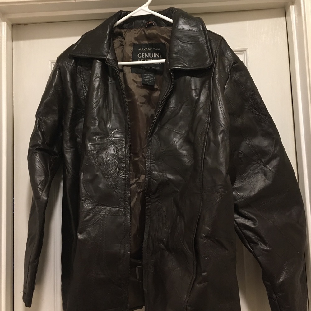 Black zipper leather jacket